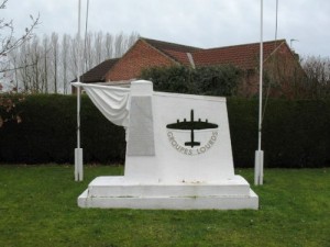 Le monument à la mémoire des Groupes Lourds français 