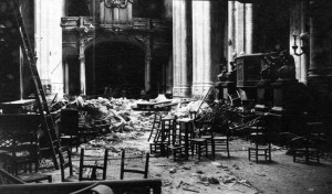 L'Eglise Saint Gervais après le bombardement du 29 mars 1918